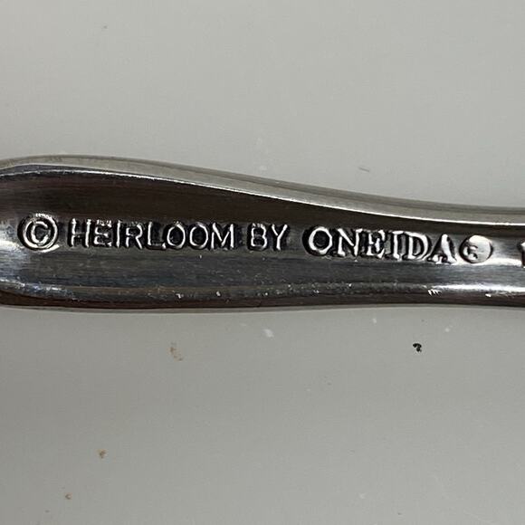 Sold! $24 6 Heirloom Oneida Michelangelo 18/10 Stainless Steel Spoons Teaspoon - Picture 5 of 7